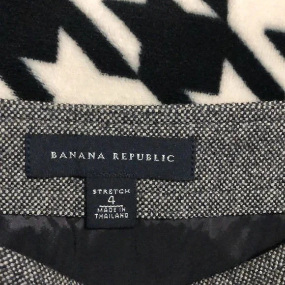 Banana Republic Stretch Mini Skirt - Picture 5 of 12